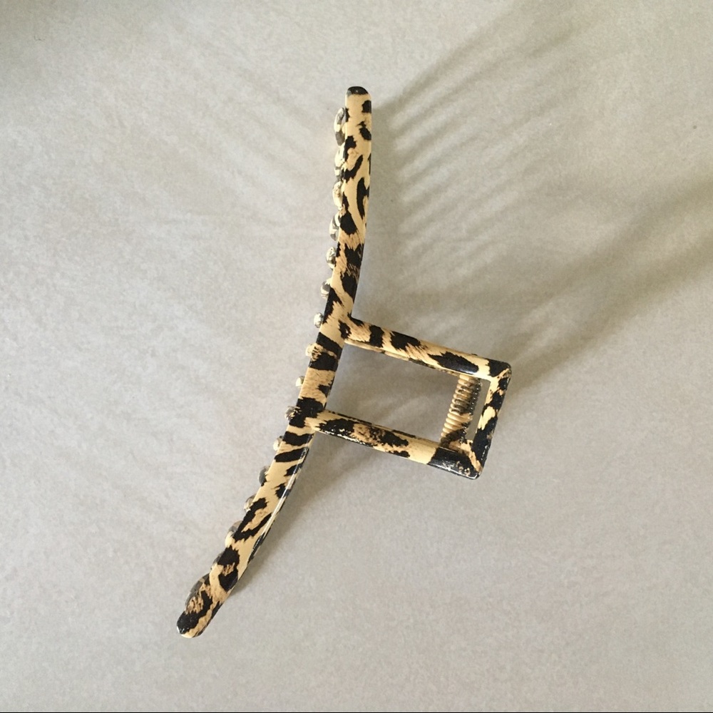 *Brand New* 🐆 VICI Tempting Leopard Hair Clip